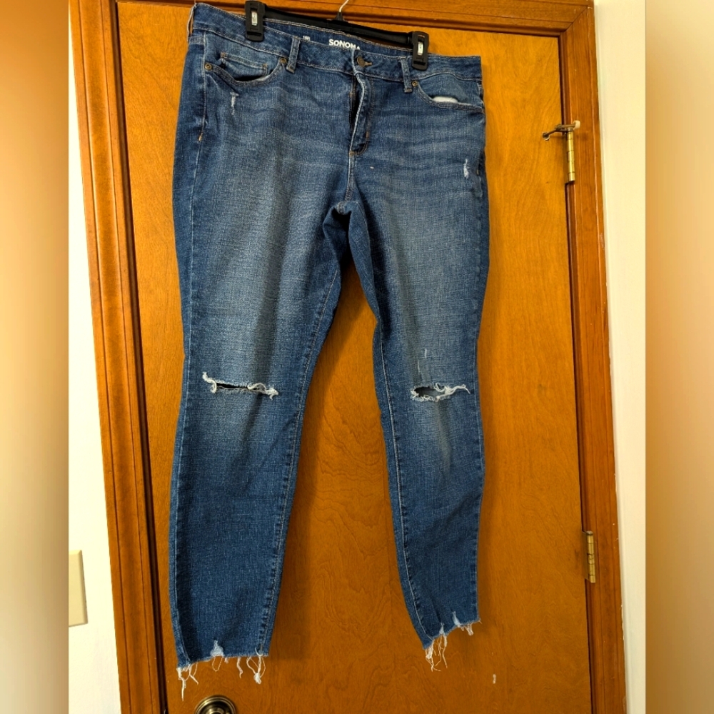 Sonoma Women's Blue Stretchy Jeans
